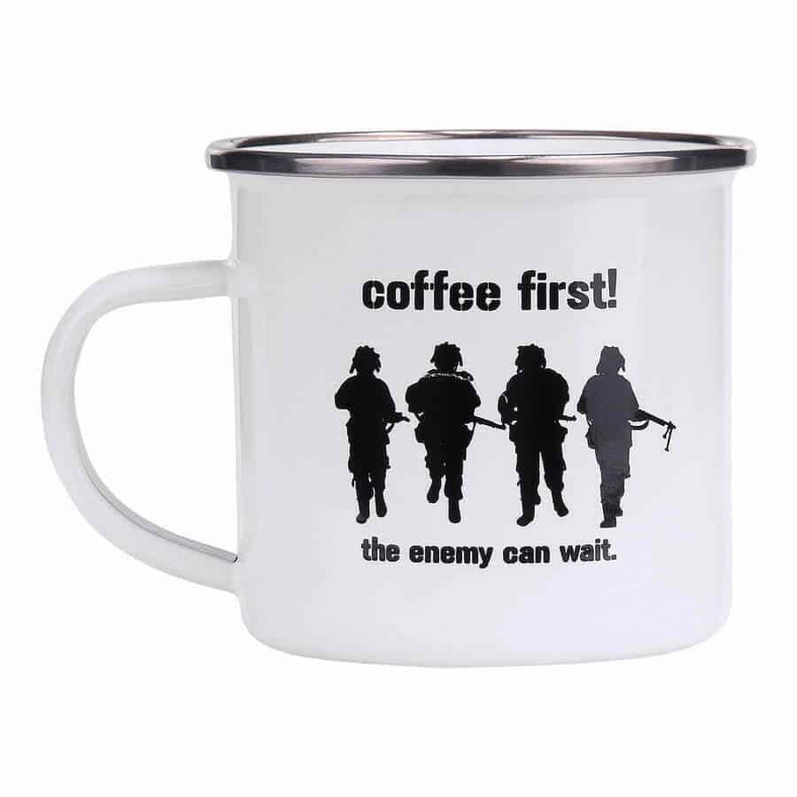 Emaille Mok - Coffee First | Fostex WWII Series | Meerdere kleuren